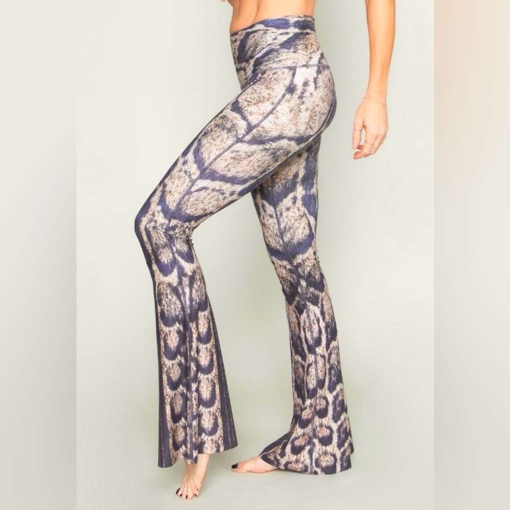 RARE- Jungle Cat Niyama Sol Flares, NEW! Sexy Indigo and tan animal print. Lapiz - Picture 3 of 7